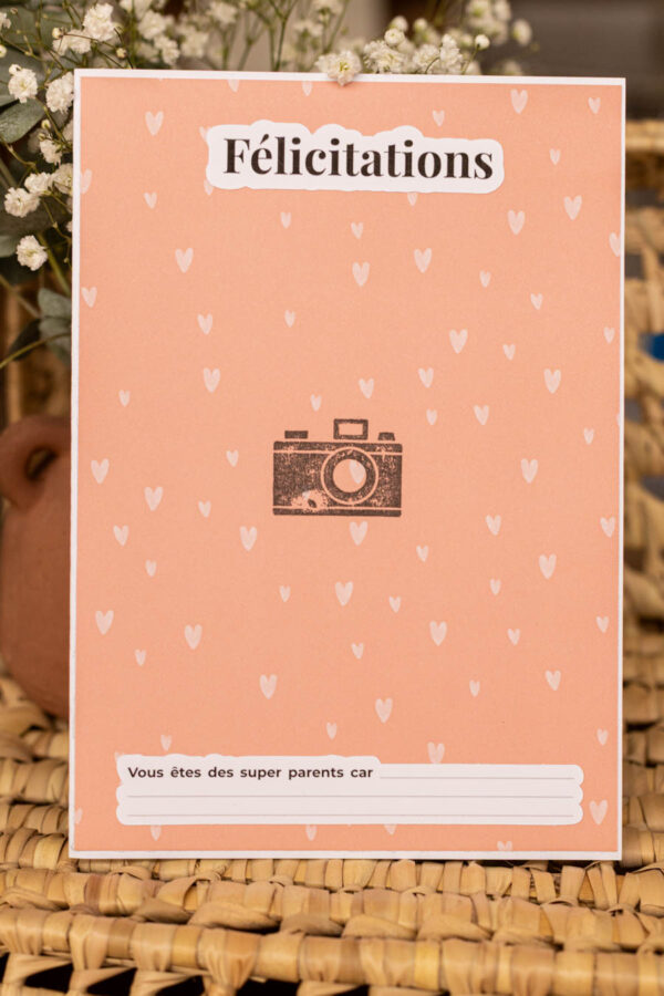 Carte de félicitations artisanale à personnaliser avec la possibilité d’ajouter une photo en haut et un espace pour compléter avec un message « Vous êtes des super parents car : », fabriquée à la main par une créatrice de l’Hérault.