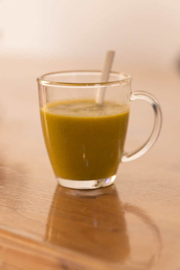 Savourez un moment de douceur et de réconfort avec notre velouté, préparé avec des ingrédients frais et naturels, parfait pour accompagner les instants de calme et de bien-être.