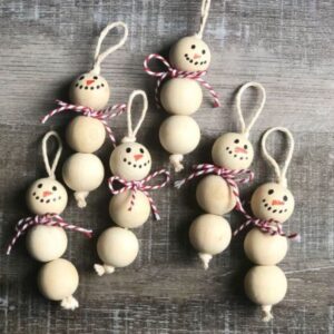 Crée et emporte ta bouteille sensorielle & invente des sujets pour ton sapin